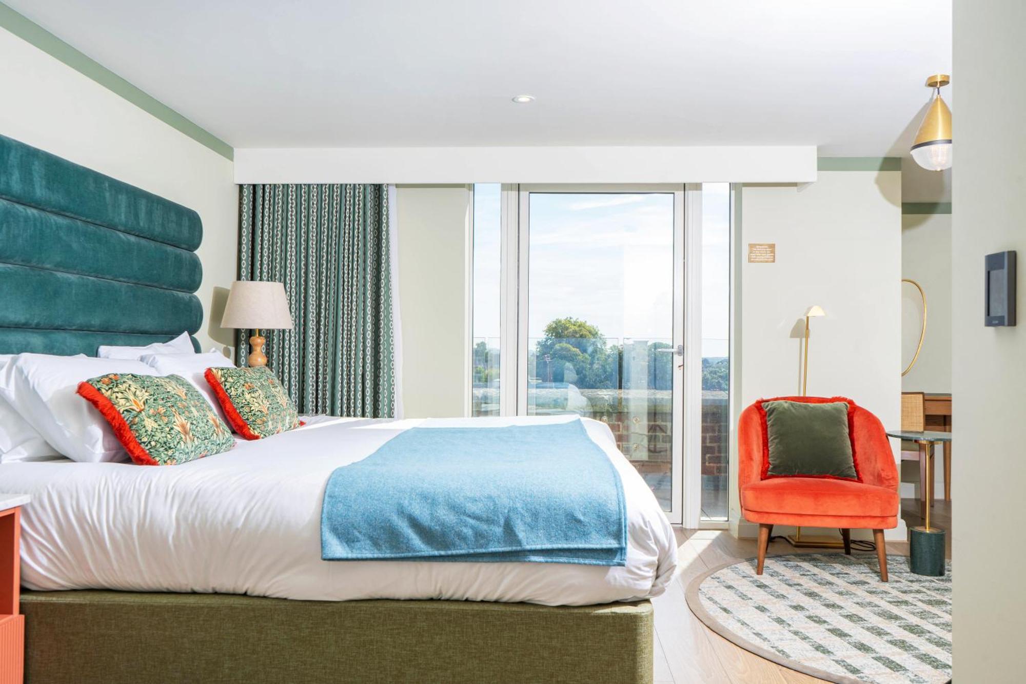 Premium Zimmer mit Kingsize-Bett und Balkon
